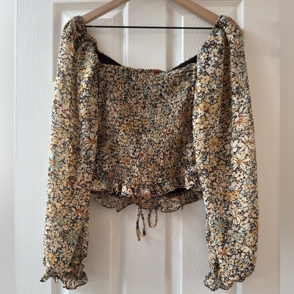 Floral Ruched Sweetheart Neck Top - Picture 2 of 5